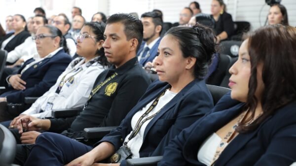 Acto de clausura del Diplomado en Psicología Forense en el Auditorio del INCASEP, con autoridades de la FGE, Secretaría de Finanzas y ASCRIIF