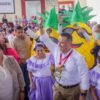 Fotografía de Carlos Torres Piña en diálogo con distintos grupos: artesanos, jóvenes, personas mayores y miembros de colectivos LGBTTTIQ+ en diversos municipios de Michoacán