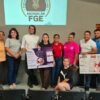 Fiscal Especializada Elisa Arizema Reyes Saavedra explica materiales sobre delitos contra animales a autoridades municipales en sesión de capacitación en Tepalcatepec, Michoacán