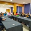 Fiscal Especializada Elisa Arizema Reyes Saavedra y miembros del Colectivo Estatal de Animalistas en reunión de coordinación en Morelia, Michoacán