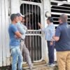 Carlos Torres Piña hablando ante vecinos de Los Reyes, Michoacán, durante un evento comunitario con presencia de la secretaria de Gobernación