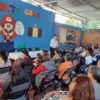 Fiscal Gerardo Herrera Pérez interactuando con personas usuarias y personal en un centro de atención a adicciones en Zacapu, Michoacán