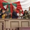 Ceremonia en Zitácuaro donde legisladores entregan la presea 'Suprema Junta Nacional Americana' a representantes mazahua con autogobierno
