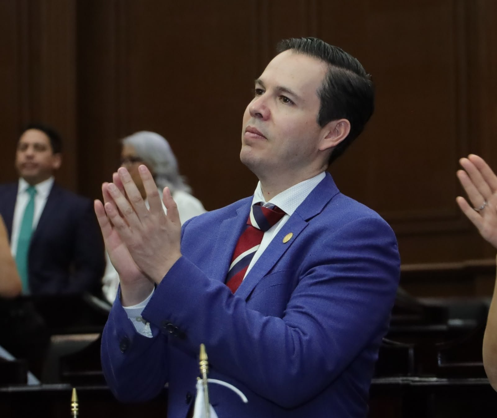 Diputado Alfredo Anaya Orozco hablando en el Congreso del Estado de Michoacán durante su Segundo Informe Legislativo sobre