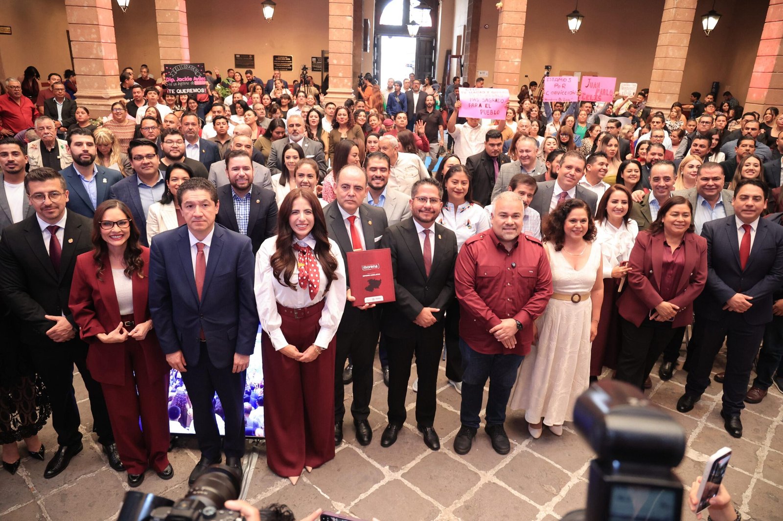 Giulianna Bugarini Torres, coordinadora del GP de Morena, presenta informe legislativo ante el Congreso del Estado de Michoacán
