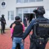 Operativo conjunto de FGE, SIE, DEFENSA y GN en zona rural de San Miguel Charahuén, Pátzcuaro, durante rescate de víctimas de secuestro