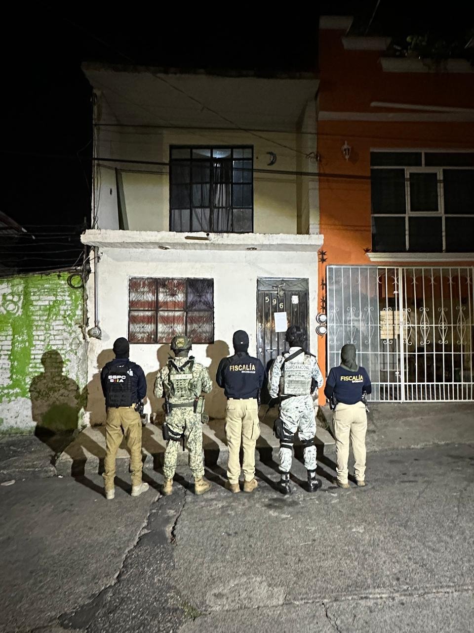 Operativo conjunto de la FGE, Policía Municipal, DEFENSA y Guardia Nacional en inmueble de la colonia Santiaguito, Morelia