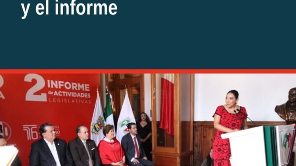 Adriana Campos Huirache y Guillermo Valencia Reyes durante la presentación del segundo informe legislativo en Morelia