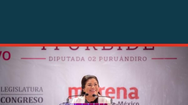 Foto oficial que muestra la nueva identidad visual de La Guacha 103.5