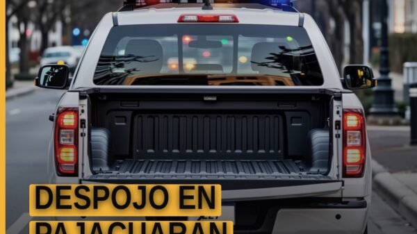 Despojo en Pajacuarán: representación simbólica de una cerca derribada y malla electrosoldada instalada en terreno rural de