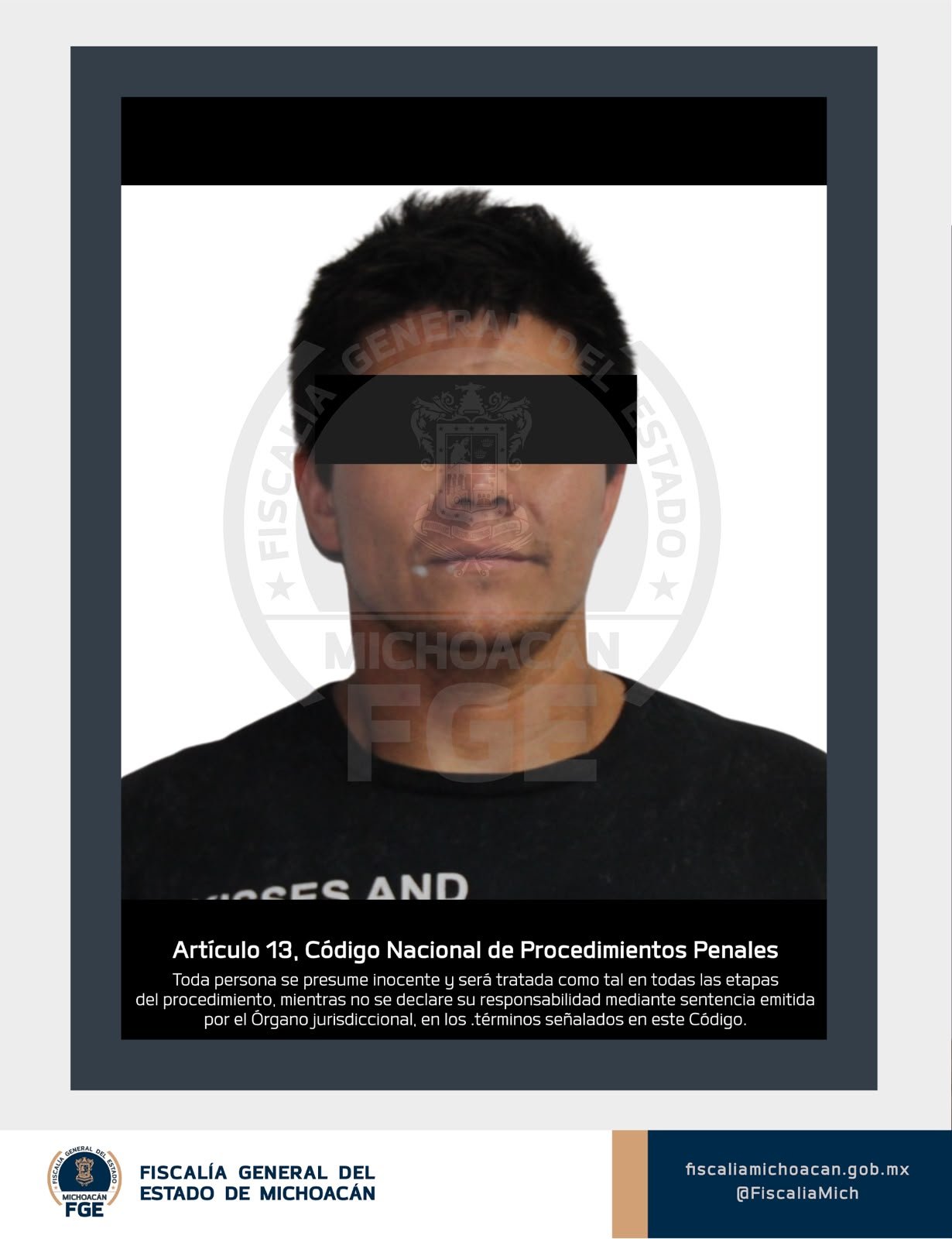 Fiscalía Michoacán detención: imagen simbólica de una patrulla estatal frente a una unidad de recolección de basura dañada