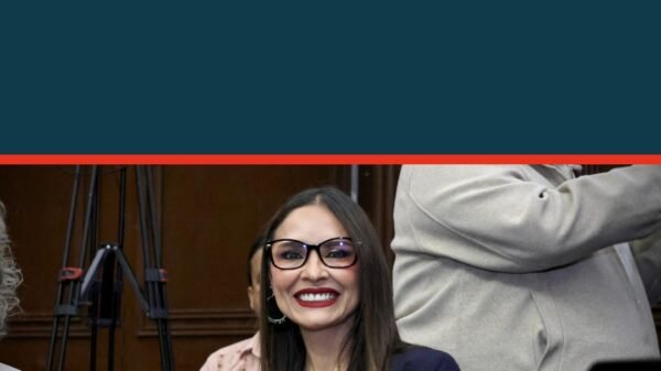 Diputada Nalleli Pedraza Huerta en sesión plenaria del Congreso del Estado en Morelia, Michoacán, trabajando en cultura