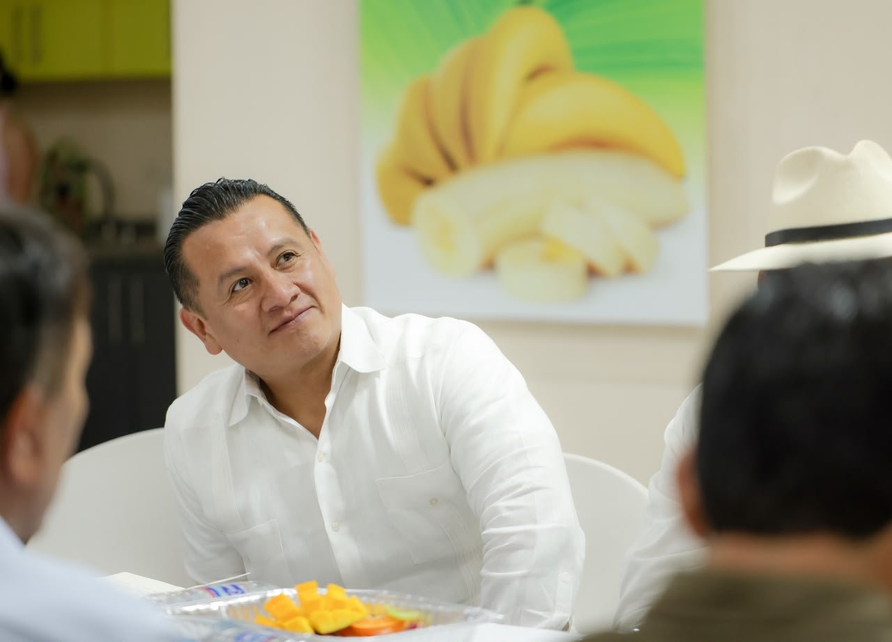 Carlos Torres Piña hablando en un evento en Morelia, Michoacán, sobre recaudación justa y su impacto en derechos e