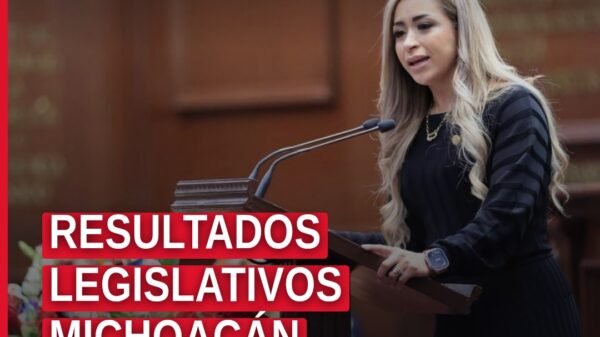 Diputada Grecia Aguilar Mercado hablando en el Pleno del Congreso del Estado de Michoacán en Morelia, durante la sesión
