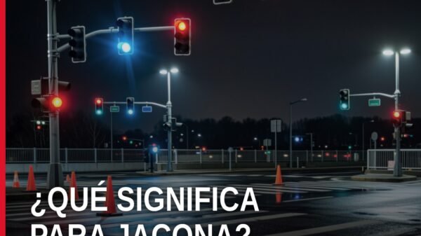 Ilustración simbólica de un fraccionamiento residencial con presencia policial, representando el caso de homicidio en grado