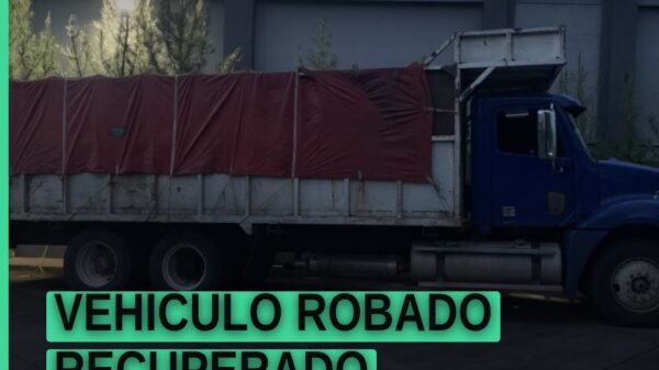 Vehículo robado recuperado: camioneta Chevrolet Cheyenne asegurada por Fiscalía Michoacán en Palo Alto, Cojumatlán de Regules