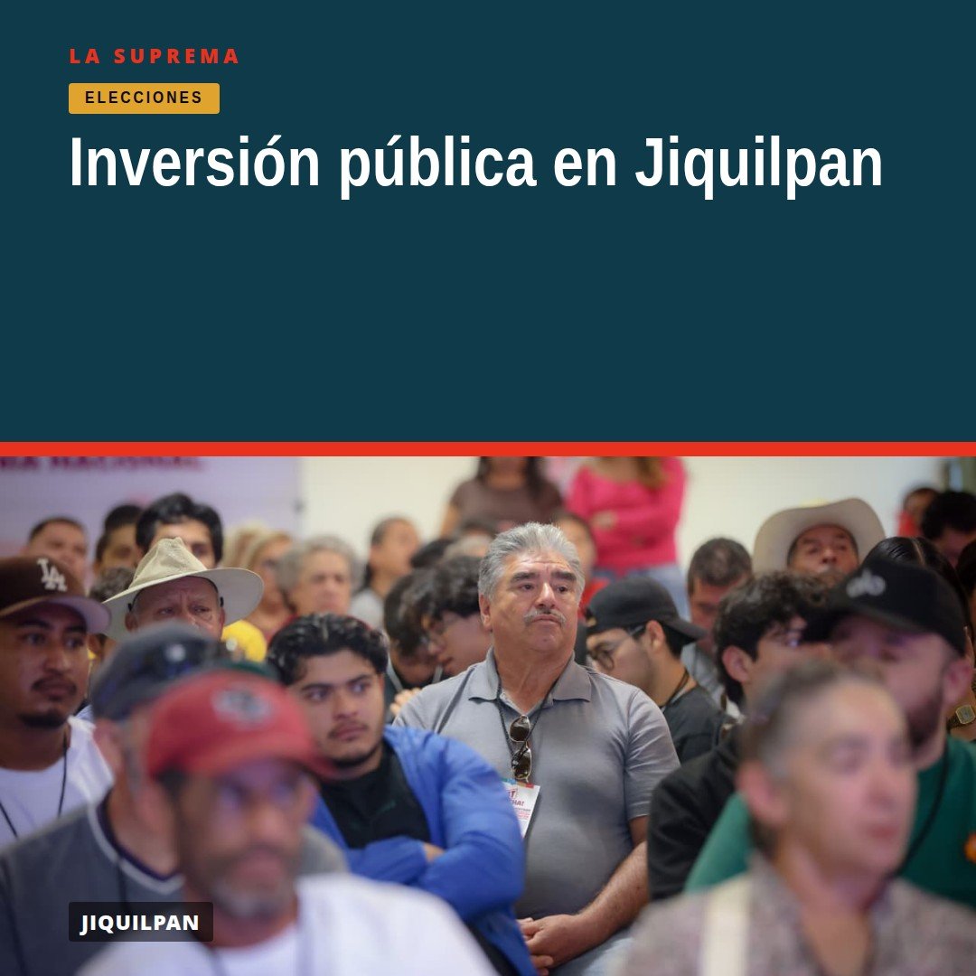 Carlos Torres Piña hablando frente a una multitud en Jiquilpan durante el evento 'La 4T te escucha', con pancartas visibles