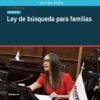 Diputada Nalleli Pedraza hablando frente al Congreso del Estado de Michoacán, con pancartas de familias buscadoras visibles