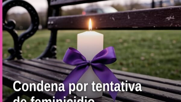 Ilustración simbólica de balanza de justicia con fondo de silueta de Michoacán, destacando 'tentativa de feminicidio en