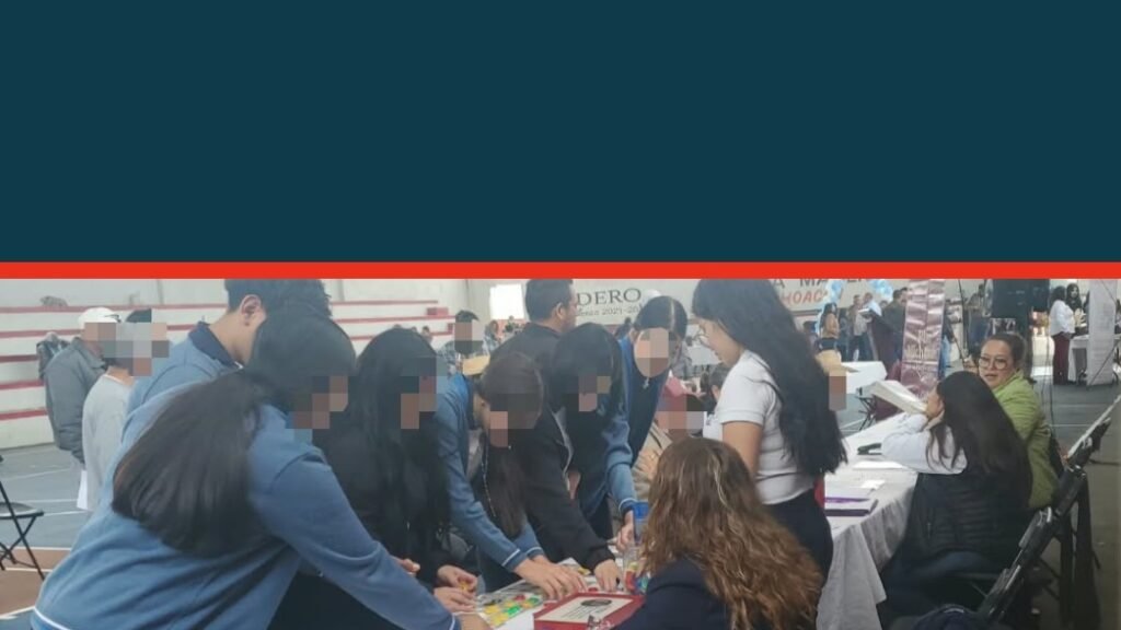 Prevención violencia contra mujeres: personal de la Fiscalía Michoacán atiende a ciudadanas y ciudadanos en stand