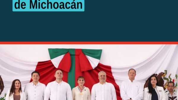 Ceremonia en Apatzingán donde se entrega la Condecoración Constitución de 1814 a representantes del Colegio de Abogadas de