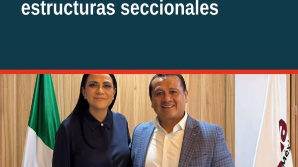Carlos Torres Piña y Ariadna Montiel Reyes en reunión de trabajo sobre estructuras seccionales michoacán en Morelia