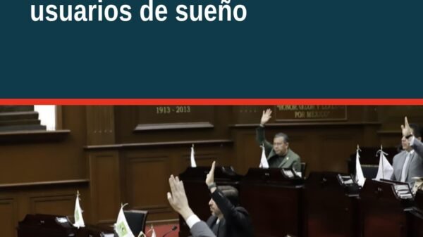 Ilustración de una persona tomando una pastilla para dormir junto a un símbolo de alerta médica y el logo de La Suprema