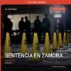 Ilustración simbólica de una motocicleta estacionada en una calle residencial de Zamora, con fondo discreto de una