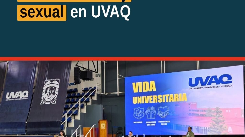 Estudiantes de la UVAQ escuchando una plática informativa sobre acoso escolar y sexual impartida por la Fiscalía General del