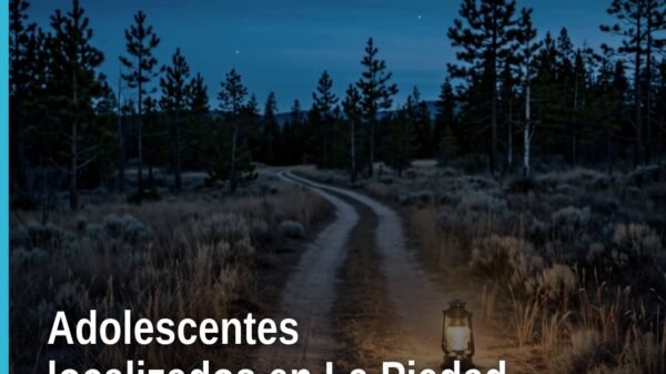 Ilustración simbólica de dos adolescentes seguros en La Piedad, con fondo discreto de la Fiscalía General del Estado de