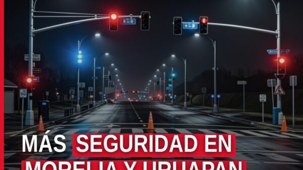 Operativo policial en una calle residencial de Morelia y otra de Uruapan, con agentes y señalización, relacionado con