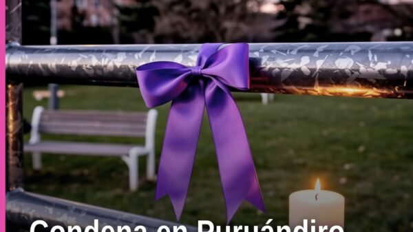 Ilustración simbólica de justicia para niñas: balanza equilibrada sobre fondo con silueta de Puruándiro y la frase clave