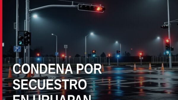Ilustración simbólica de balanza de justicia sobre mapa de Uruapan, con texto 'secuestro agravado uruapan'