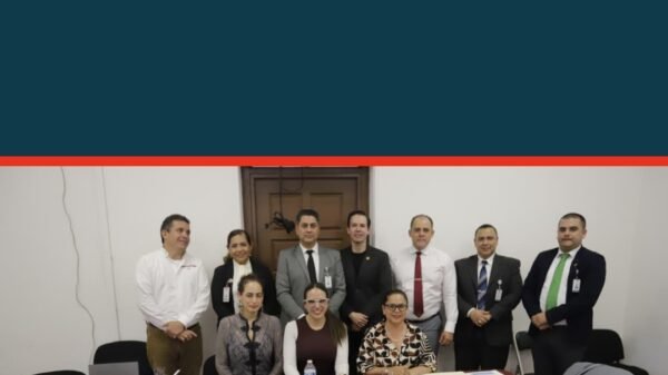 Legisladores michoacanos reunidos con representantes de CFE, CEAGC y Catastro en Morelia para analizar las leyes de ingresos
