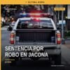 Ilustración simbólica de balanza de justicia sobre fondo con silueta de Jacona y elementos de seguridad: cámara y bocina.
