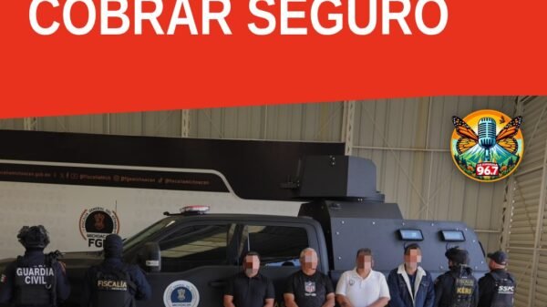 Ilustración simbólica de una póliza de seguro con una huella digital y una cruz tachada, representando la simulación de
