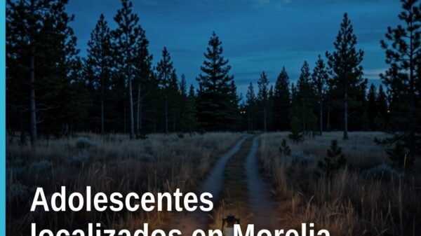Ilustración simbólica de tres adolescentes caminando juntos hacia una casa en Morelia, con fondo de silueta urbana y logo de